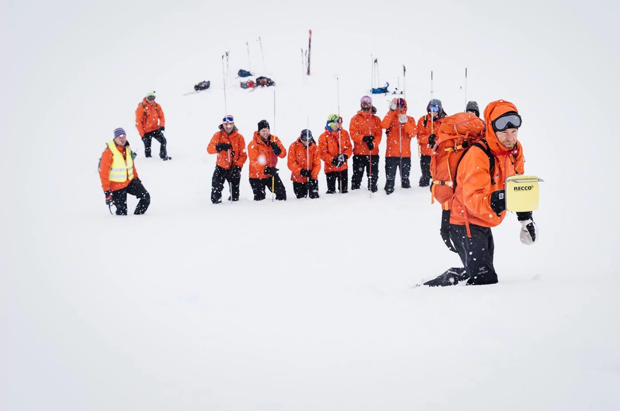 Découverte du système Recco : comprendre la recherche en avalanche
