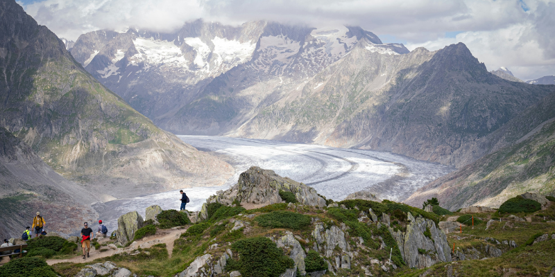 Changement climatique en montagne : du retrait glaciaire au tourisme de la dernière chance